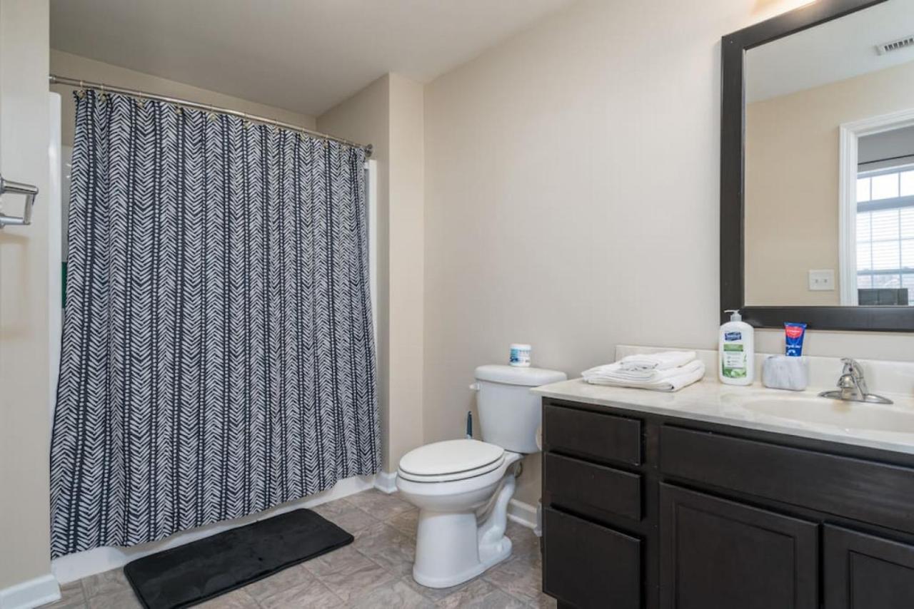 Private Bedroom Downtown Indy - Shared Indianapolis Dış mekan fotoğraf